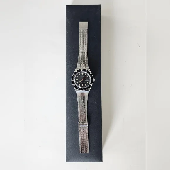 Timex M79 Automatic Watch - Picture 3 of 6